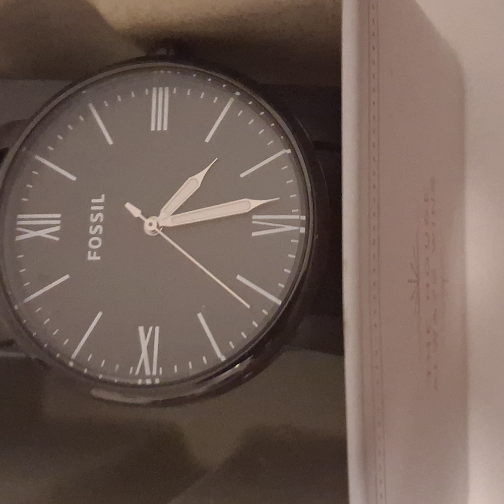 BNWT FOSSIL WATCH - Picture 2 of 2